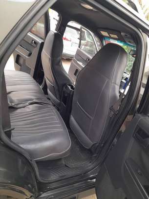 Ford Escape image 9