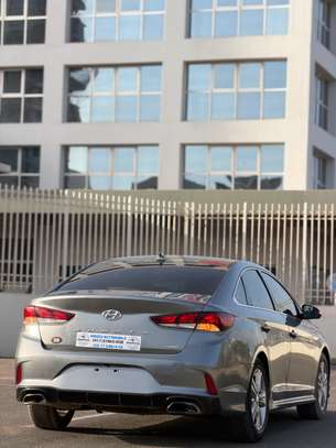 Hyundai Sonata année 2018 berline gris métallisé image 7