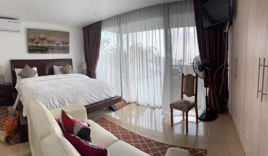 Apparemment meublé 4 chambres à water front image 6