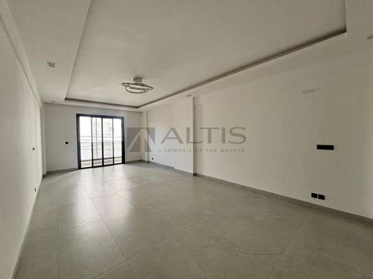 APPARTEMENT F4 HAUT STANDING AU POINT E image 4