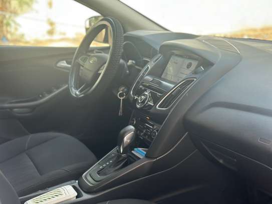 FORD FOCUS SE 2017 image 6
