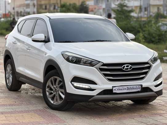 Hyundia tucson image 5