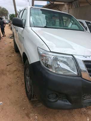 Toyota Hilux pick-up double cabine blanc robuste 2014 image 3