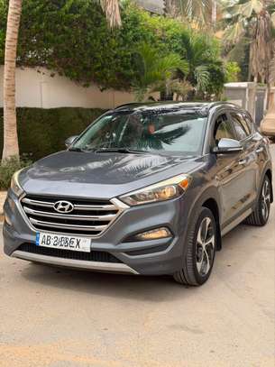 HYUNDAI TUCSON image 3