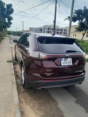 Ford Edge 2017 SUV Bordeaux 4x4 Confort et Puissance image 3