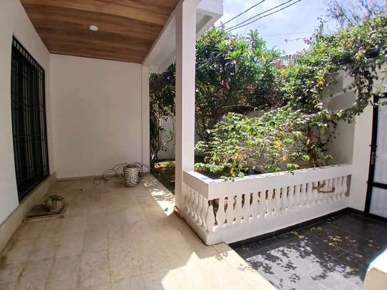 Villa à louer aux Almadies image 2