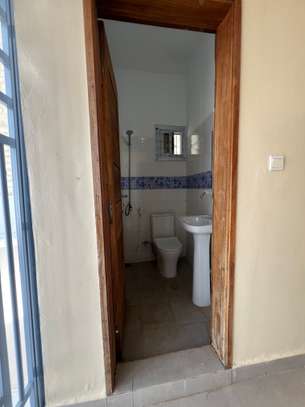 Maison à louer à Ndiakhirat HLM Corossol image 10