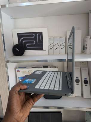 HP stream ) Intel Celeron ) 4g de ram  ) 32 image 4