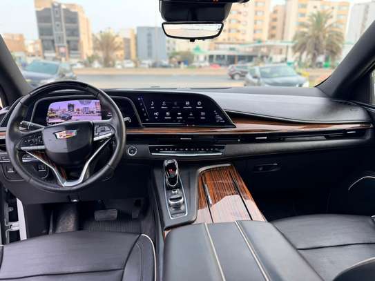Cadillac Escalade image 4
