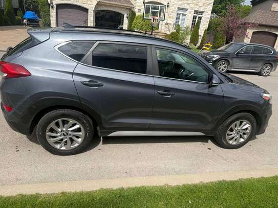 HYUNDAI TUCSON image 12