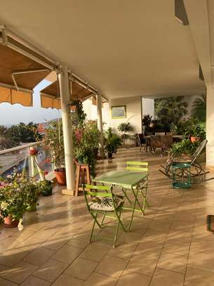 Appartement à vendre sur la corniche du plateau image 3