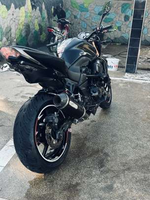 Kawasaki Z750 R image 2