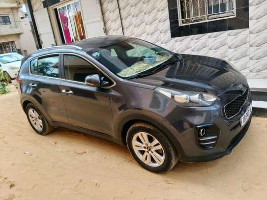 Kia Sportag 2017 Automatic Essence 4 cylinder image 10