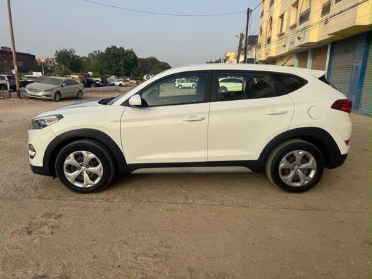 HYUNDAI TUCSON 2018 image 2