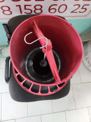 Mangeoire volaille plastique antigaspillage 20kg image 4