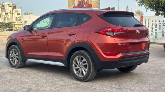 HYUNDAI TUCSON full image 5