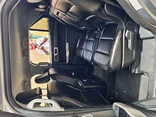 Ford explorer xlt 4×4 2023 image 6