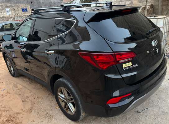 Hyundai Santafe 2017 version 4x4 image 9
