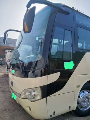Bus marque Yutong: lot de 2 Bus image 3