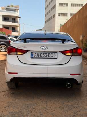 Hyundai Elantra image 3