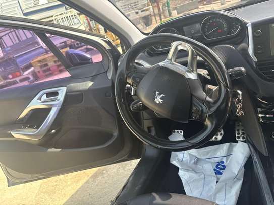 Peugeot 2008 Année 2016  Diesel  Moteur 1.6 image 9