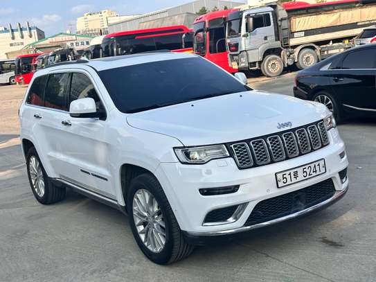 Jeep grand Sheroke summit image 10