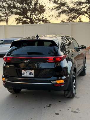 KIA SPORTAGE image 6