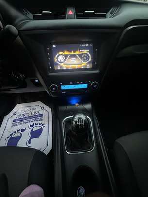 TOYOTA AVENSIS 2017 image 13