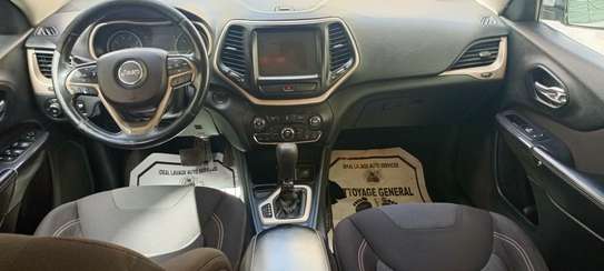 Jeep Cherokee bon état image 5