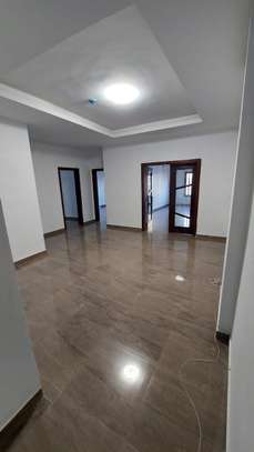 Appartement F4 à vendre à Cité keur Gorgui image 3