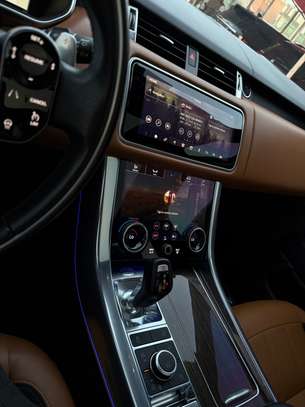 Range Rover Sport SUPERCHARGED image 12