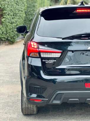 Mitsubishi outlander sport année 2022 image 9