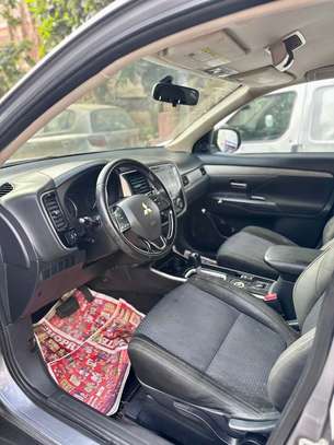 Mitsubishi Outlander 7 places image 5