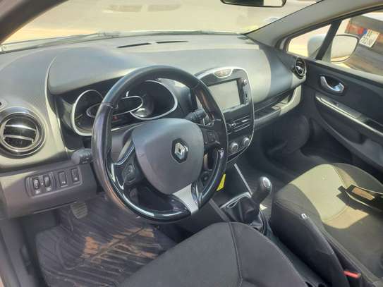 Renault clio image 5