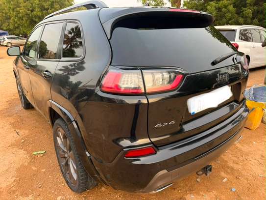 A vendre JEEP CHEROCKEE LIMITED 2019 essence image 3