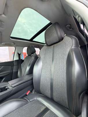 Peugeot 3008 image 8