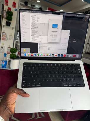 MacBook M1 Pro 2021 512 giga ram16 image 5