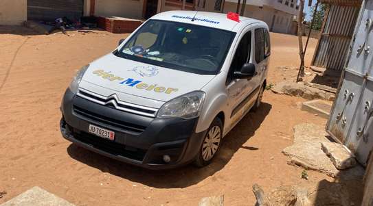 CITROEN BERLINGO année 2017 image 3