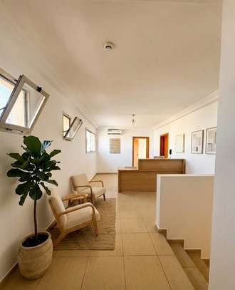 Duplex lumineux avec vue mer usage de bureaux image 10