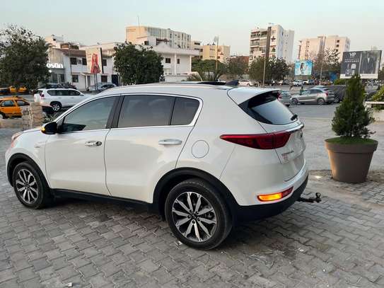 KIA SPORTAGE image 6