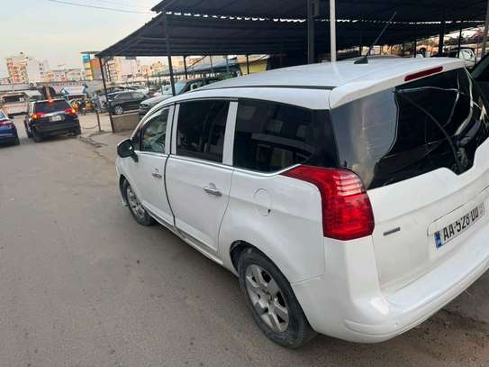 Peugeot 5008 manuel diesel image 2