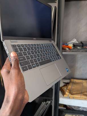 Dell i7 11th / 512gb / 16gb ram / 5240 Ordinateur portable image 3