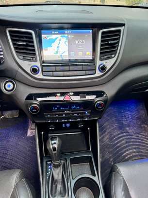 HYUNDAI TUCSON 2018 image 10