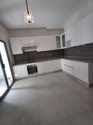 APPARTEMENT AU VIRAGE image 4