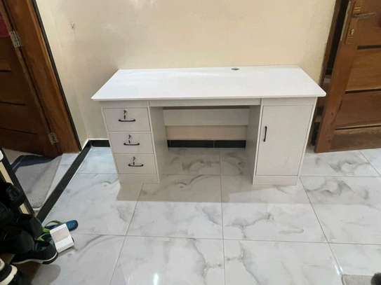 Table Bureau image 3