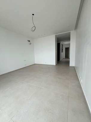 Dakar plateau appartement F5 image 8