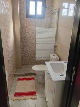 Bel appartement meublé spacieux à louer au Point e image 8