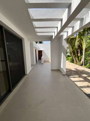 Villa d’exception à louer à fann résidence image 8