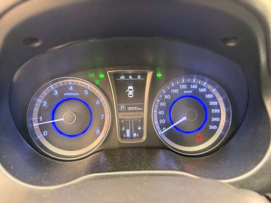 HYUNDAI GRANDEUR 2015/16 image 10