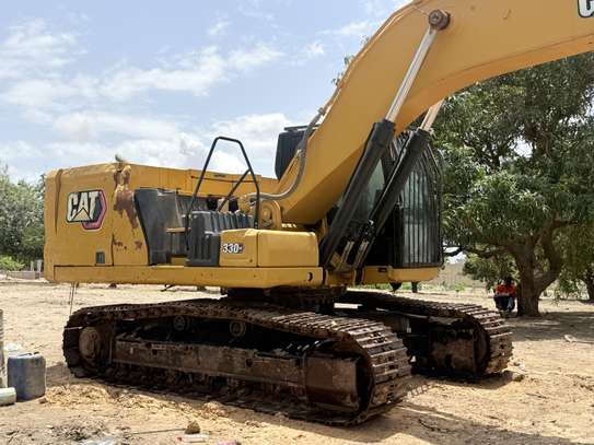 2022 Caterpillar 330 GC image 2